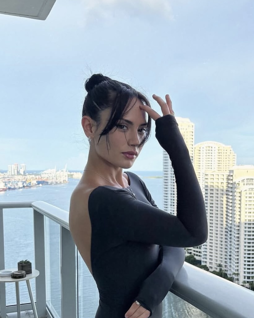 Izzy Andrews — Mindset Coach and Creator of Cr3ation Club